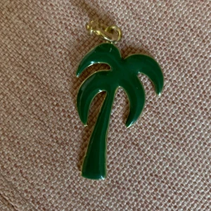 Halsbandsberlock - Design Francesca Romana Diana, made in Brazil. Halsbandberlock, nypris ca 1000. Aldrig använd nu 99kr 