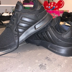 Adidas skor - Adidas skor direkt köpare från adidas. Använd 1 gång och i fint skick😊 Mötas i Göteborg. Kontant eller Swish. 