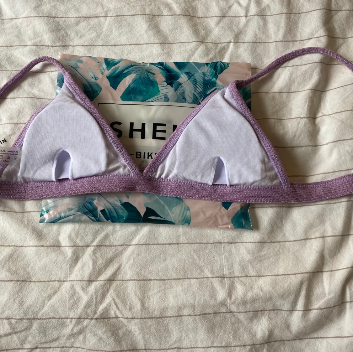 Jättefin lila bikiniöverdel  - 91