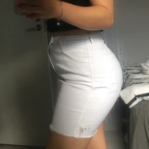 Vit jeanskjol - Fin kjol som är i nyskick