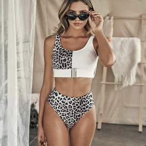 Leopardmönstrad bikini med hög midja bikini. Från Shein. Aldrig använt. Storlek S. Säljer pga fel storlek. 110 sek.