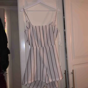  - Playsiut jumpsiut ifrån en affär i USA! 