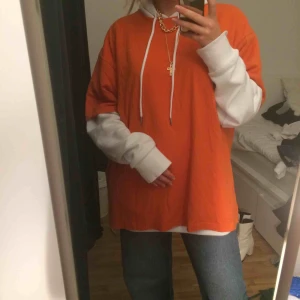  - Stor orange tshirt. Frakt 36kr