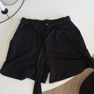  - Shorts från Nelly! Aldrig använda.. Pris är inkl frakt!