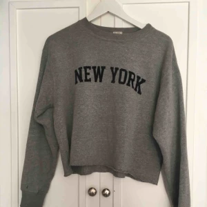  - Tröja från John Galt, köpt på Brandy Melville. 