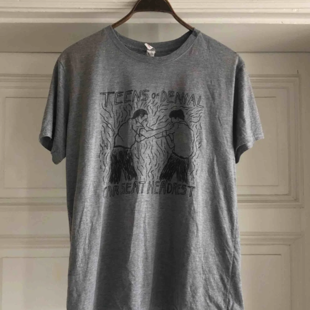 Bandtröja Car Seat Headrest. T-shirts.