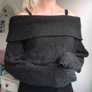  - Jättemysig stickad off-shoulder