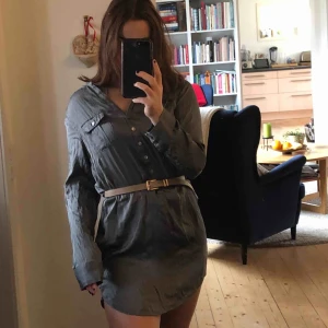  - Oversized skjorta som man kan använda som klänning!