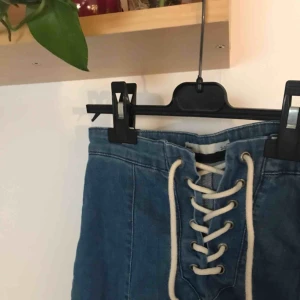  - Söt kjol med snörning! 