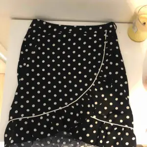 Prickig kjol från NA-KD! Använd 2 gånger 