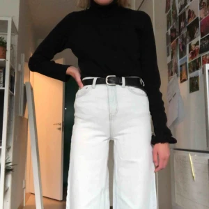  - Ljusa jeans från Weekday, modellen ace