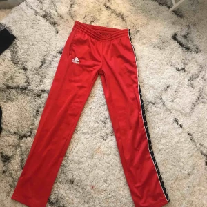  - Ett par näst in till oanvända kappa byxor. Säljer pågrund av att dem blivit för små