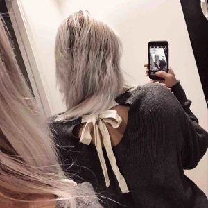  - Jättefin och mysig stickad tröja från Zara, mörkgrå med band i ryggen😻 🗯fraktar alltid med video/bildbevis, frakt står köparen för (63kr)🗯