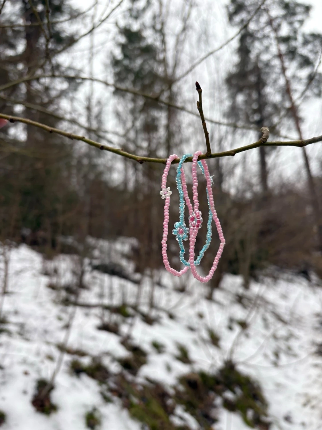 Söta pärlarmband med blommor - 2