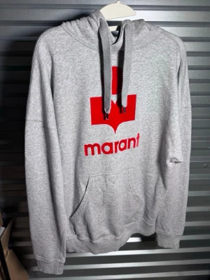 Isabel Marant hoodie - isabel marant hoodie Storlek: 36  Pris: 2299kr. Skick: 9,4/10 Etc: Priset ej hugget i sten.