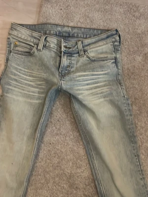 Cheap Monday jeans - Cheap Monday jeans har använts 2 gånger köpte de för 2 veckor sedan ❤️