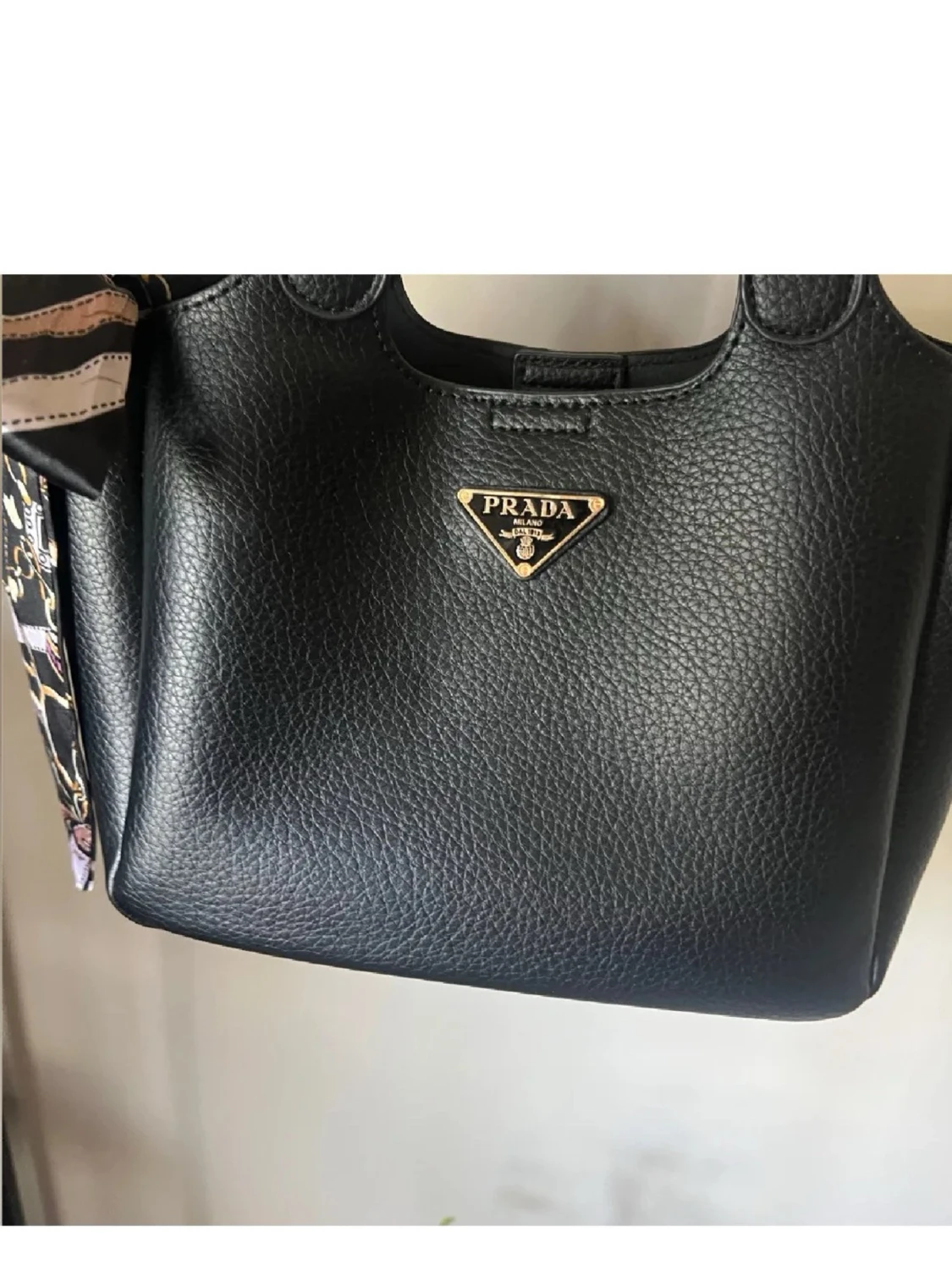 Svart handväska från Prada - 2