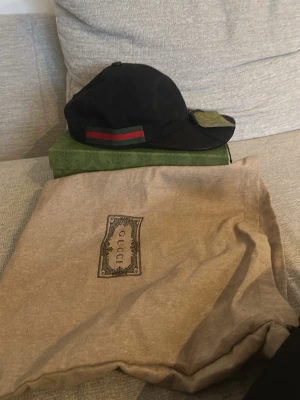 Keps - Säljer en helt ny keps, pris kan diskuteras vid snabb affär.