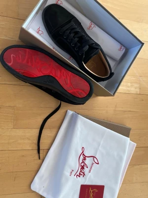 Svarta loubs - Svarta loubs storlek 42 