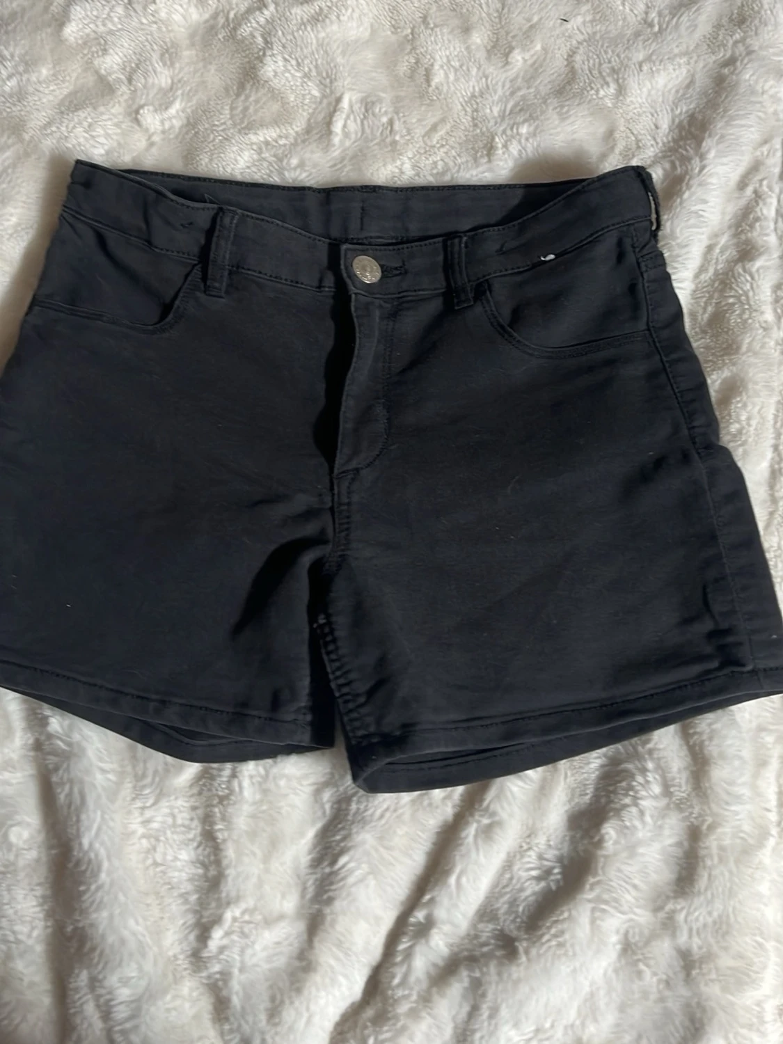 Svarta denimshorts