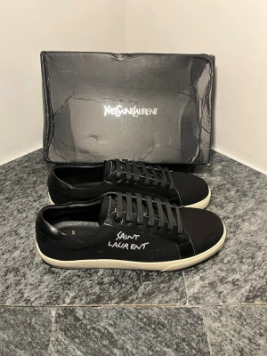 Saint Laurent skor - Svarta Saint Laurent skor. Helt nya! Kom privat för flera frågor!