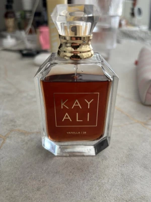 Kayali Vanilla 28 - Barely used
