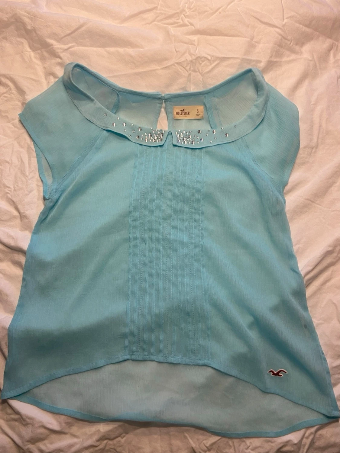 Ljusblå blus med pärldetaljer Hollister - 2