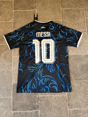 Argentina Messi VM- tröja - Helt ny vm tröja borta med Messi.