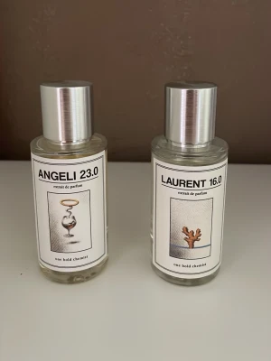 Oneboldchemist 2 parfymer  - Oneboldchemist Angeli 23.0 och Laurent 16.0. 200 kr styck eller 350 för båda.