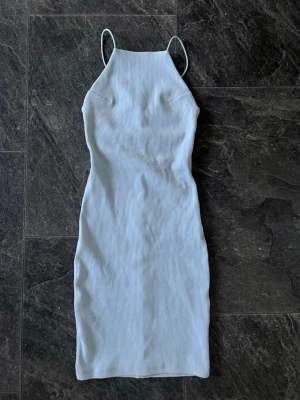 Ny ljusblå klänning  - Ljusblå klänning från H&M, aldrig använd storlek xxs💕