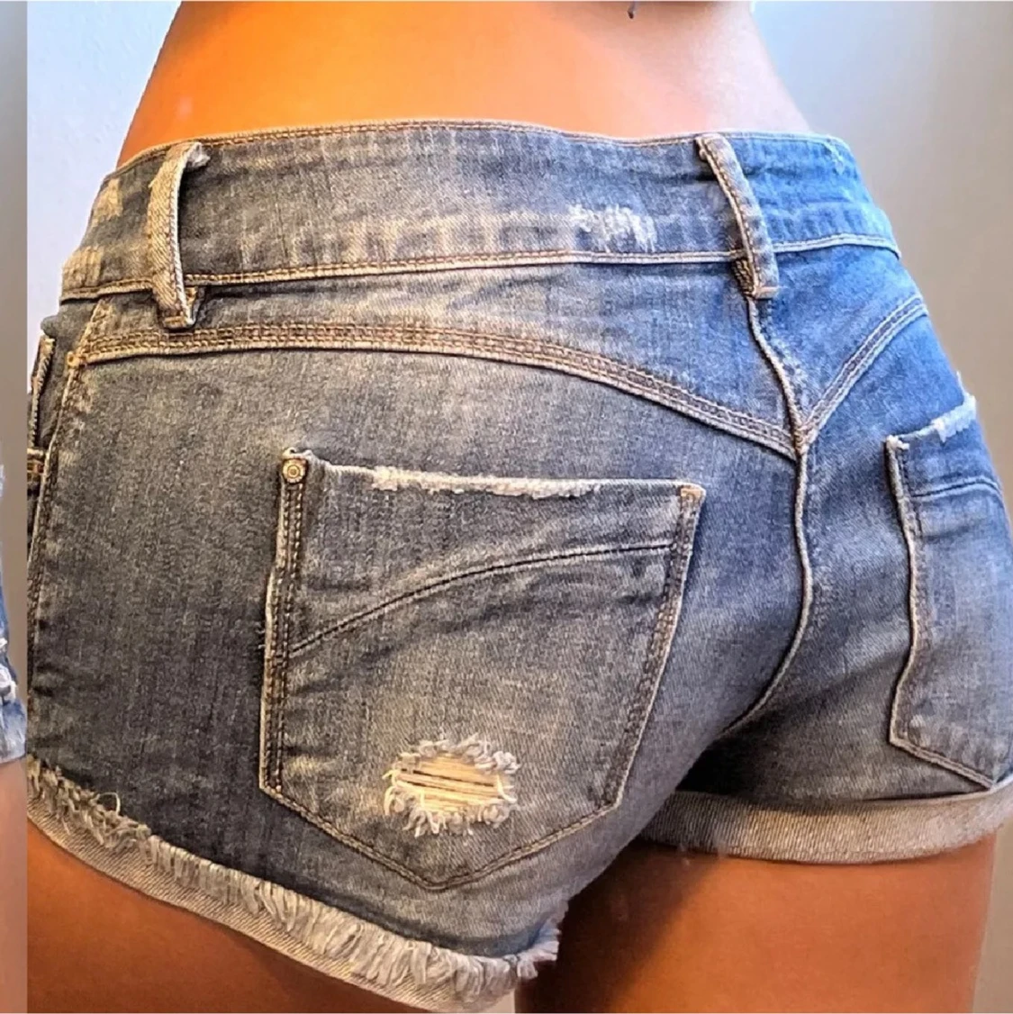 Q9 Mörkblå superlågmidjade jeansshorts - 2