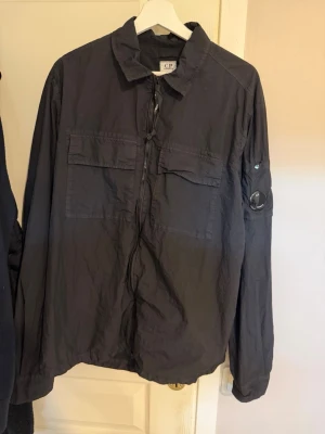 Cp company jacka - Ny jacka ifrån c.p company som inte har kommit till användning. Den är i storlek XL. 
