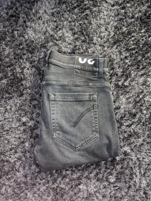 Svarta Dondup Jeans - 🎩 Svarta snygga Italienska Dondup Jeans  🎩      📏 Storlek W 30 L 30 // 30/30 📏