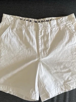 White summer shorts - Size 34