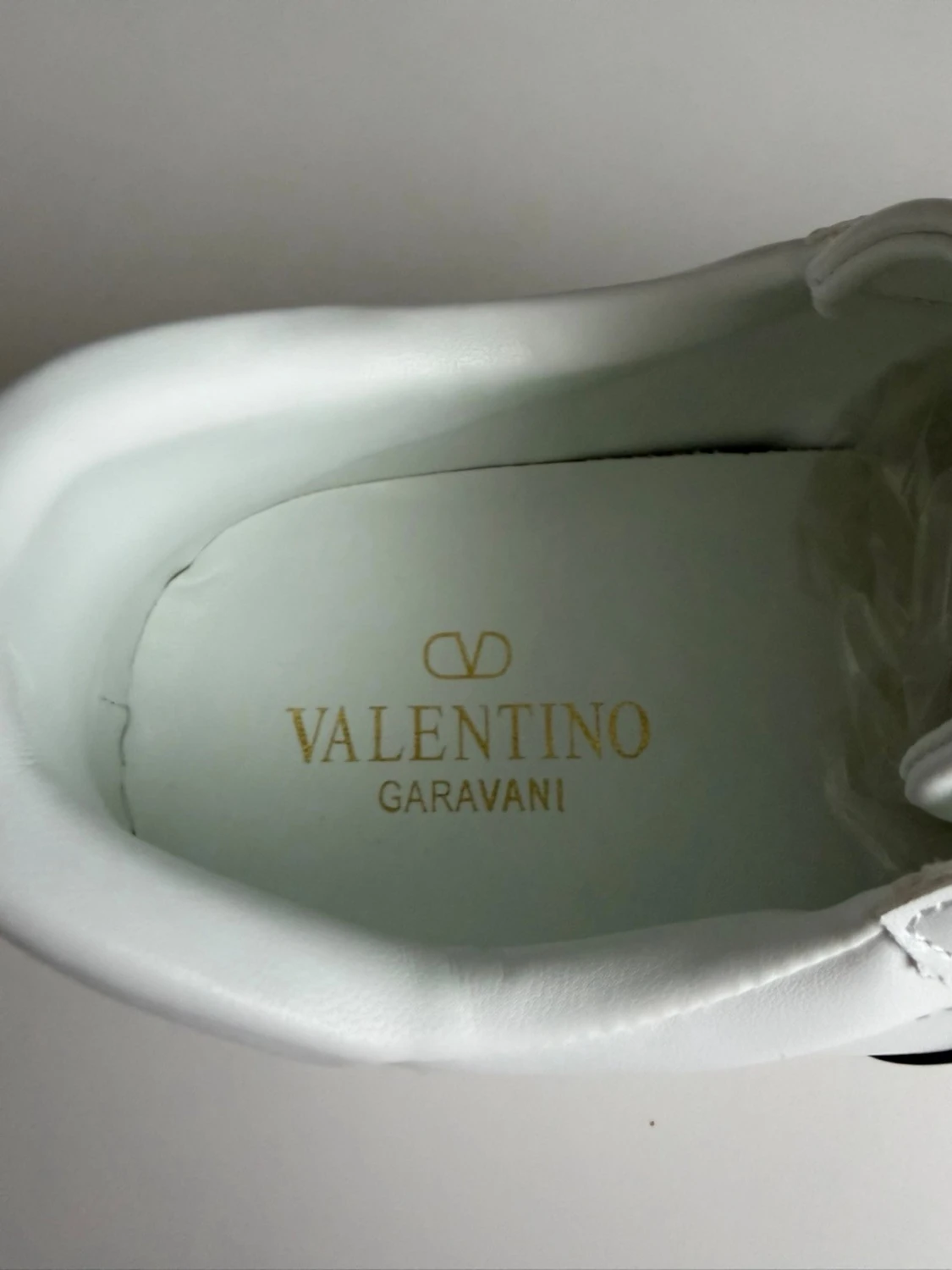 Valentino opens - 4