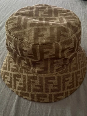 Beige bucket hat  - Helt ny