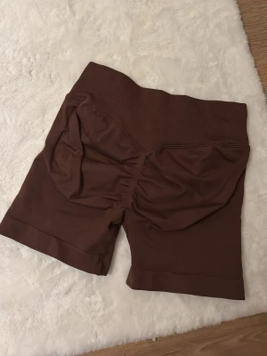 Bruna träningsshorts  - Nya! Stl S