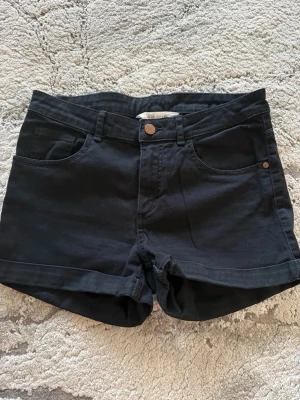 Summer shorts - On the tag size 170cm - age 15