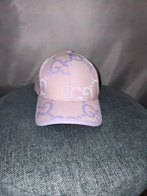 Rosa jumbo keps  - Ifall ni har några funderingar är så det bara att fråga 