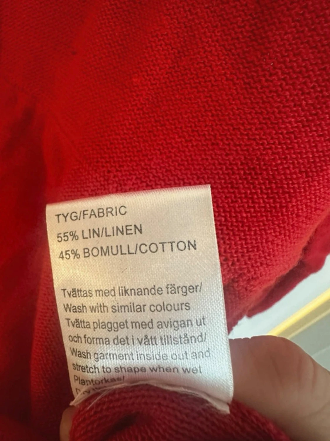 Röd kofta med knappar från Petit - 4