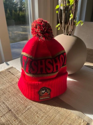 Afterski Mössa  - Super söt Afterski mössa från Fishshot, köpt i vintras men aldrig kommit till användning💕