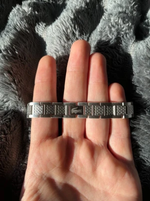 Snyggt metalliskt armband - Snyggt metall armband, aldrig använt och kommer bara som de är, skriv vid frågor!