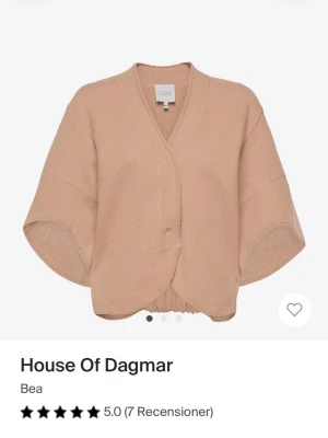 Beige bea kofta Dagmar - Skitsnygg och trendig🩷🩷modell Bea, använd men i bra skick, nypris 3999kr