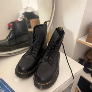 Dr Martens 1460 US 12 / 46 - typ helt nya använda 2 gånger bara sen stått i garderoben 