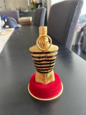 Jean Paul Gaultier Le Male Elixir - Säljer en lyxig parfym, Jean Paul Gaultier Le Male Elixir 60/75ml kvar