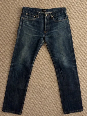 Apc jeans  - Apc jeans i storlek 30. 