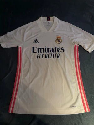 Real Madrid Fotbollströja - Använd, fint skick! Storlek S