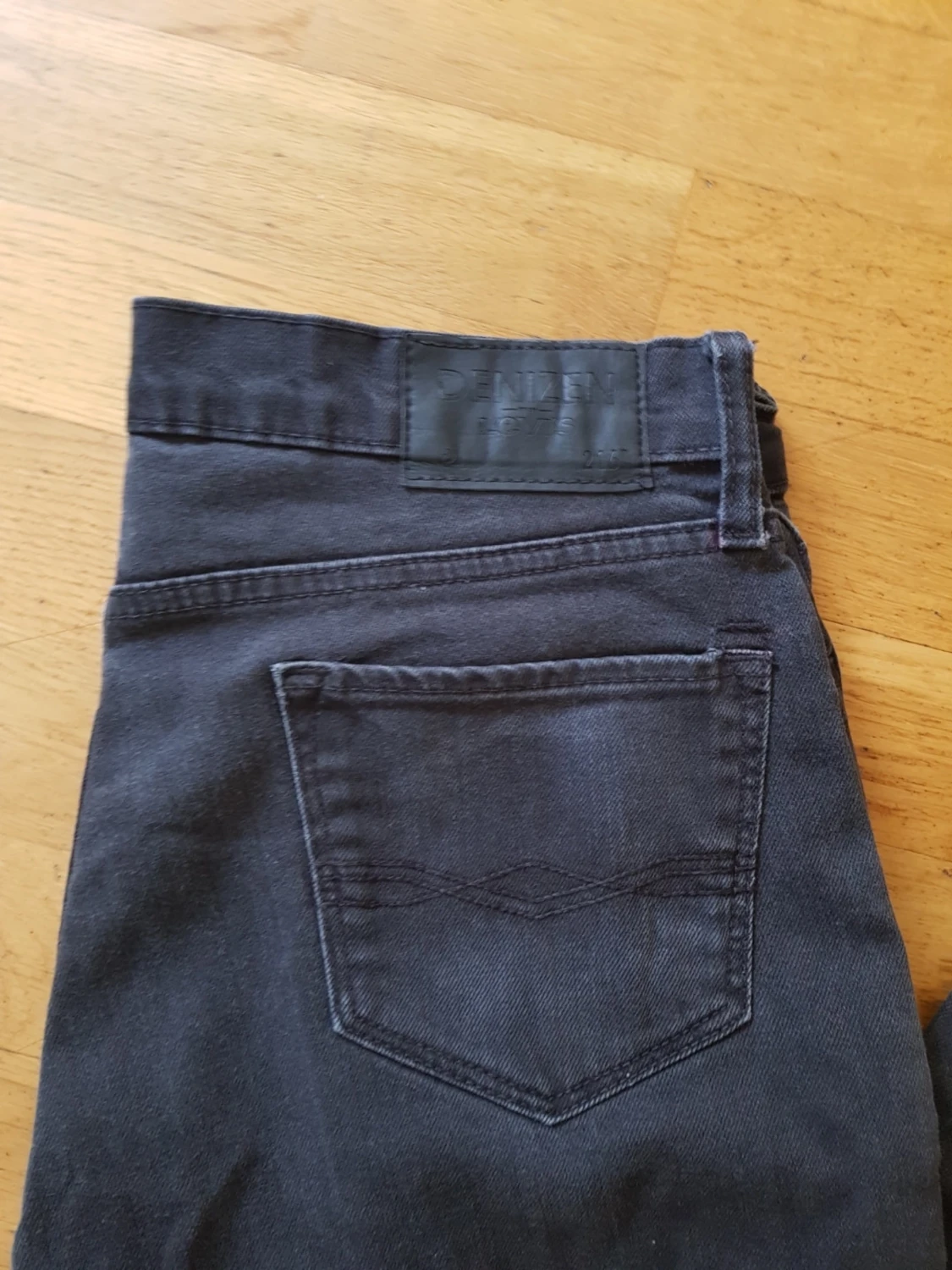 Levi's Denizen svarta jeans  - 1