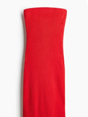 Ribbstickad tubklänning❣️ - Säljer denna superfina ribbstickade tubklänningen från H&M! Prislapp kvar❣️