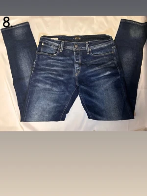 Jack and Jones jeans  - Säljer de här riktigt snygga Jack and Jones jeansen i storlek W32 L34 i modellen Comfort/mike. Jeansen har en väldigt snygg tvätt och är även väldigt sköna! Priset är inte fast utan går att diskutera!